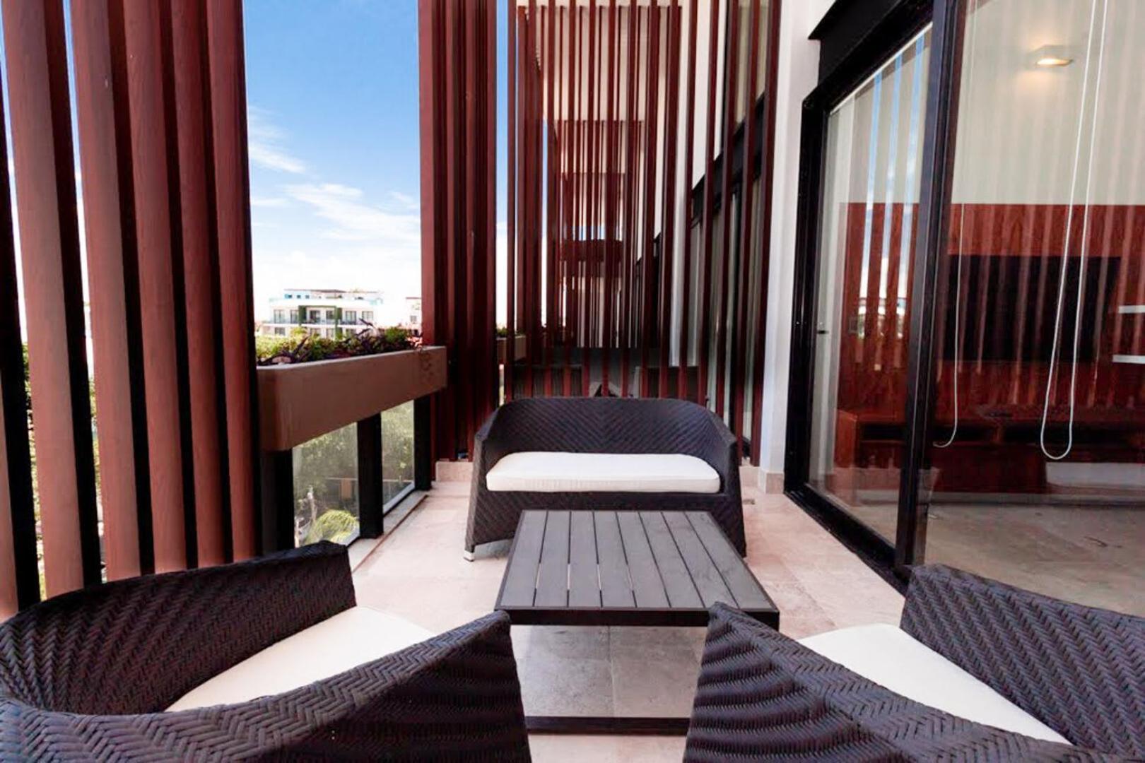 Exclusive 5th Ave With Private Pool